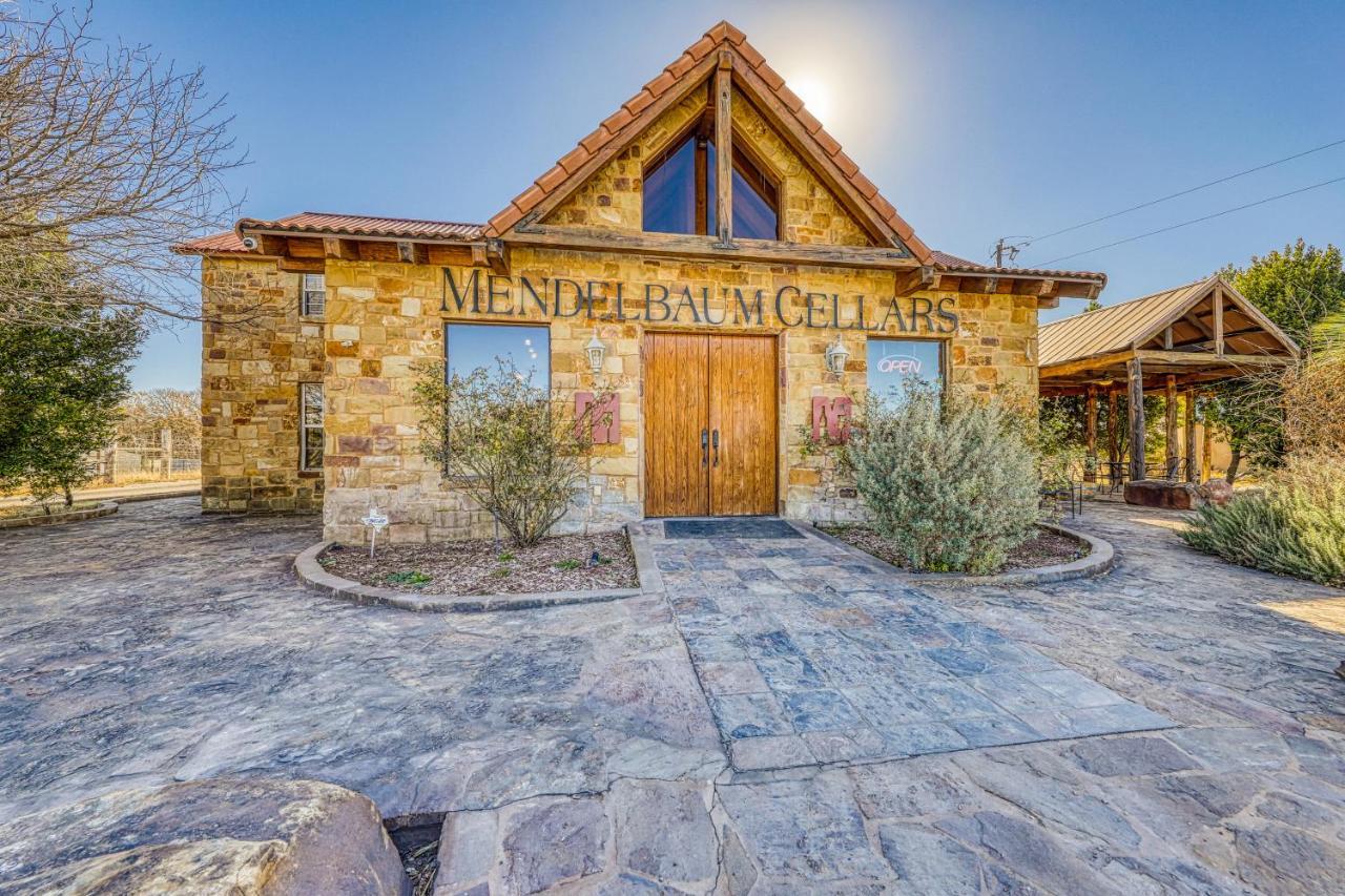 Отель The Olive @ Mendelbaum Winery Guest Cabins Фредериксберг Экстерьер фото